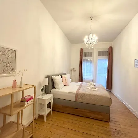 Idee Living: Traumhaftes Altbau - Balkon Apartment